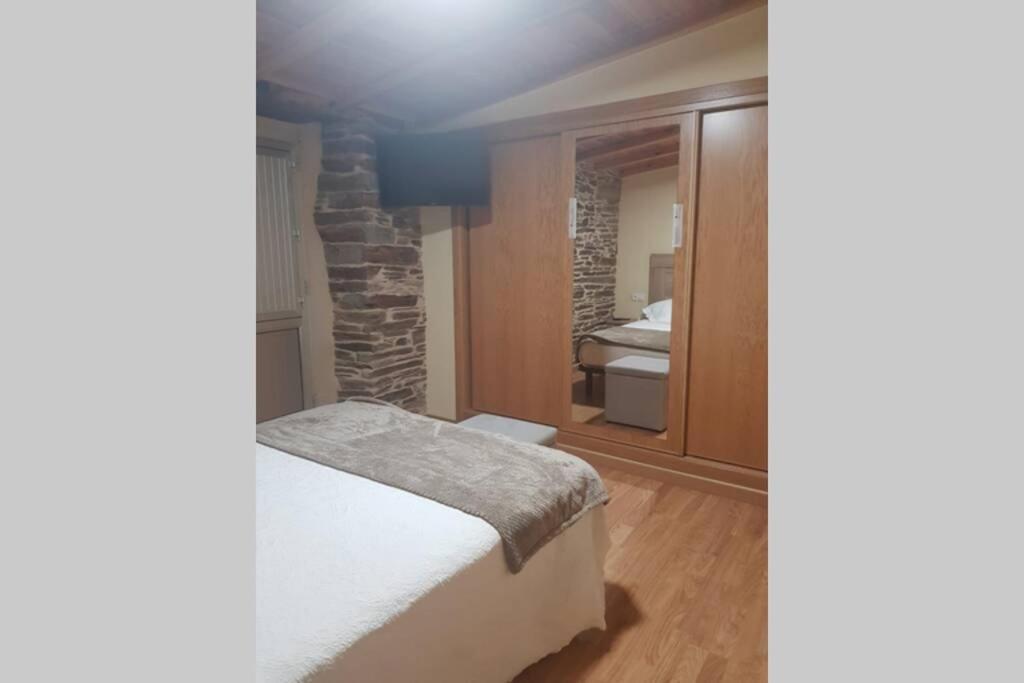 Apartamento Con Vistas Al Rio A Solaina Samos Exterior foto